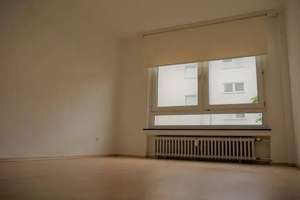 Helle 3-Zimmer-Wohnung mit modernem Bad und Balkon ins Grüne  – Elbestr. 14, 45136 Bergerhausen, Essen – Vorschaubild 3