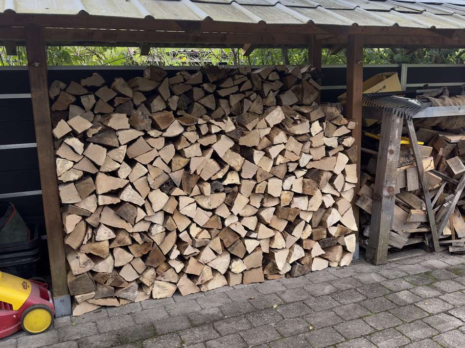 Teilansicht Holzlager