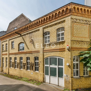 Stilvolle Remise mit Office-Flair für kreatives arbeiten