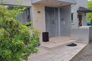 Vielfältige Nutzungsmöglichkeiten - Reihenhaus in Limes mit ausgebauten Keller und Salon – Die vollständige Adresse der Immobilie erhältst du vom Anbieter., 65824 Schwalbach am Taunus – Vorschaubild 2