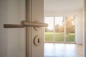Sanierter Altbaucharme - 4 Zimmer voll möbliert zur Eigennutzung oder Kapitalanlage (z. Bsp. Airbnb) – Die vollständige Adresse der Immobilie erhältst du vom Anbieter., 30161 Oststadt, Hannover – Vorschaubild 1
