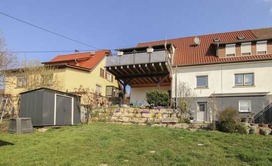 DHH mit großem Garten, Balkon und Garage