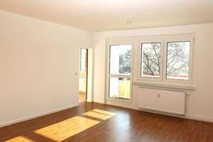 Geräumige 3-Zimmmer-Wohnung mit Balkon – Limbacher Straße 161, 9116 Altendorf, Chemnitz – Vorschaubild 1