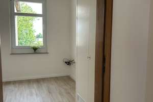 Frisch modernisierte 2,5-Zimmer-Wohnung mit großzügigem Grundriss in Bremerhaven-Wulsdorf – Grodenstraße 6, 27572 Fischereihafen, Bremerhaven – Vorschaubild 13