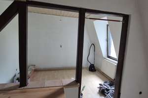 Große Wohnung im 3.Obergeschoss eines ruhigen Mehrfamilienhauses