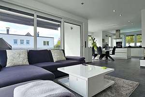 Exklusives und energieeffizientes Einfamilienhaus mit Swimmingpool und Kfz-Lackierfachbetrieb – Die vollständige Adresse der Immobilie erhältst du vom Anbieter., 72810 Gomaringen – Vorschaubild 22