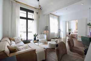 High-End! Stilvoll und Bezugsfrei: 3-Zi.-Etagenwohnung mit Balkon in urbaner Kiezlage – Berlin – Vorschaubild 1