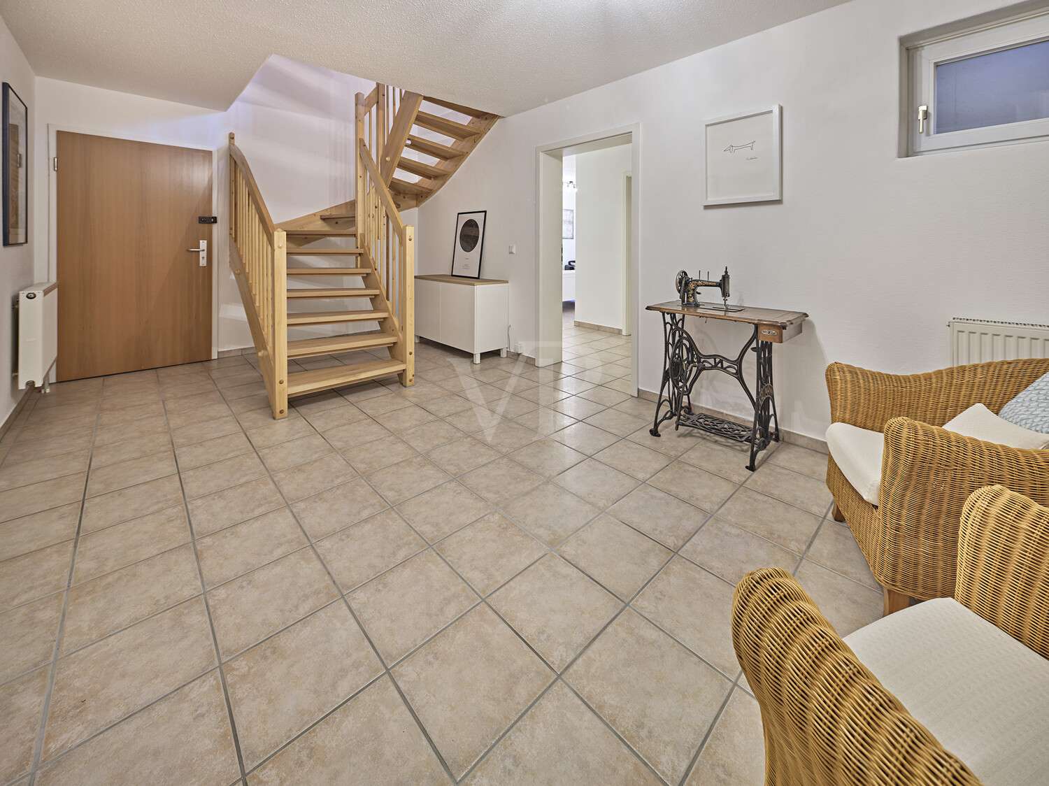 Immobilie in Eggstätt - Exklusive Haus-im-Haus-Wohnung auf drei Etagen mit Bergblick - Bild 6