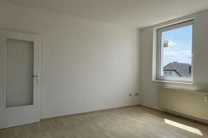 Helle 2 - Zimmer Wohnung mit Balkon EBK in Brackwede – Die vollständige Adresse der Immobilie erhältst du vom Anbieter., 33647 Brackwede, Bielefeld – Vorschaubild 4