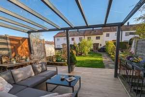 Familientraum am Waldrand - Kernsaniertes Reihenhaus mit sonniger Terrasse und Ausbaureserve – Die vollständige Adresse der Immobilie erhältst du vom Anbieter., 73207 Plochingen – Vorschaubild 1