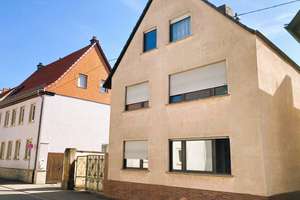 Solides Einfamilienhaus • Südterrasse • Innenhof • 2 Garagen • Alter Ortskern • Lörzweiler – Die vollständige Adresse der Immobilie erhältst du vom Anbieter., 55296 Lörzweiler – Vorschaubild 4
