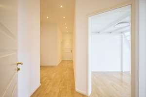 Stilvoller Altbau trifft Moderne im Waldstraßenviertel: 4-Zimmer-Wohnung mit Balkon & 2 Bädern – Hinrichsenstraße 5, 4109 Zentrum-Nordwest, Leipzig – Vorschaubild 3