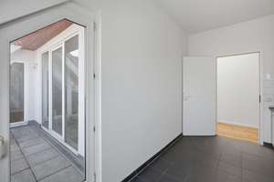 Über den Dächern des Helmholtzkiez: Bezugsfertige 2-Zimmer-Dachgeschosswohnung mit Terrasse – Die vollständige Adresse der Immobilie erhältst du vom Anbieter., 10439 Prenzlauer Berg, Berlin – Vorschaubild 9