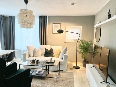 Helle 3-Zimmer-Wohnung mit 2 Balkonen, EBK und Stellplatz in Obersendling