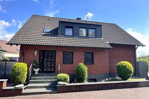 Geräumiges Zweifamilienhaus in bevorzugte Wohnlage in Lünen- Niederaden – Die vollständige Adresse der Immobilie erhältst du vom Anbieter., 44532 Niederaden, Lünen – Vorschaubild 2