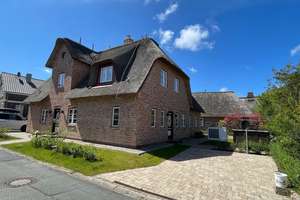 Doppelhaus mit einer genehmigten Ferienwohnung – Dörpstrat 62a, 25938 Oevenum – Vorschaubild 3