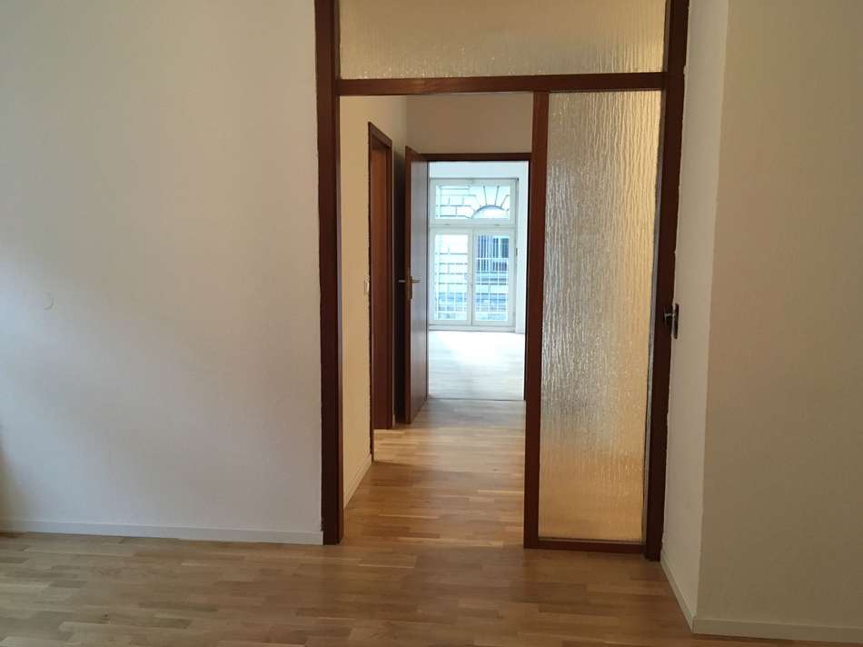 Blick von Zimmer 1 in den Flur