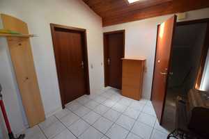 Geräumiges Zweifamilienhaus mit Garten und Garage in ruhiger Lage – Main-Kinzig-Kreis – Vorschaubild 10