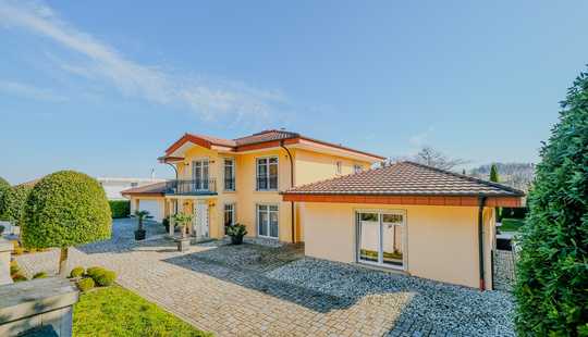 Bild von Exklusive Villa mit Premium-Ausstattung und Panoramablick - Ein Zuhause der Extraklasse