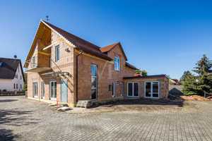 Innovativer Rohbau: Eins- bis Zweifamilienhaus mit energieeffizientem Konzept und Innenschwimmbad – Roth (Kreis) – Vorschaubild 2