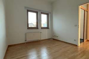 Balkon, EBK, Parkett, Dusche, Aufzug. Lichdurchflutete 2RWE in der nördlichen Innenstadt in Halle! – Die vollständige Adresse der Immobilie erhältst du vom Anbieter., 6108 Nördliche Innenstadt, Halle (Saale) – Vorschaubild 8