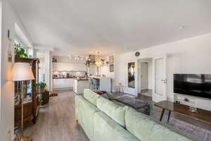 Wohnen mit Weserblick: Exklusive, energieeffiziente 3-Zimmerwohnung in der Überseestadt