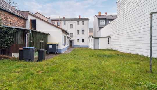 Bild von Provisionsfrei – Anlagemöglichkeit - MFH mit vier gut vermietbaren Einheiten in zentraler Lage