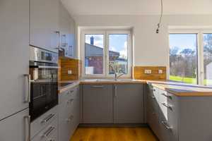 Moderne Doppelhaushälfte zur Vermietung – 
Erstbezug in attraktive Stadthausvilla – Rendsburg-Eckernförde (Kreis) – Vorschaubild 3