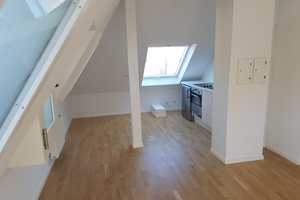 Stilvolle, neuwertige 2,5-Zimmer-Dachgeschosswohnung mit EBK in Stuttgart – Fetzerstrasse 10, 70199 Stuttgart – Vorschaubild 1