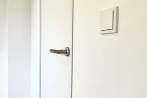 Stilvolle kernsanierte 3-Zimmer-Wohnung mit Balkon in Solln – Erstbezug, provisionsfrei – Geigenbergerstraße 49, 81477 Solln, München – Vorschaubild 15