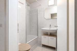 Helle DG-Wohnung mit gutem Grundriss Neubau 1998 *** Mit Balkon und Tiefgaragenstellplatz – Moissistraße 10, 12489 Adlershof, Berlin – Vorschaubild 8