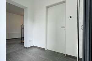 Exklusives Einfamilienhaus - kernsaniert mit Garten, Garage und Einbauküche! – Rottal-Inn (Kreis) – Vorschaubild 3