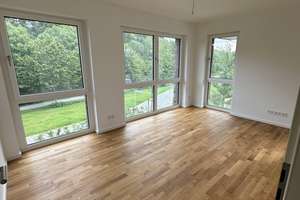 Leben am Wasser in extravaganter Lage - Imposante 4-Zimmer-Wohnung mit direktem Wasserblick – Julienne-Trouet-Platz 33, 30453 Limmer, Hannover – Vorschaubild 4