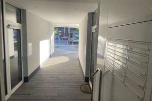 Helle und freundliche 4 Zimmerwohnung mit Tiefgaragenstellplatz in Oberkassel/Grenze Niederkassel – Die vollständige Adresse der Immobilie erhältst du vom Anbieter., 40547 Niederkassel, Düsseldorf – Vorschaubild 2