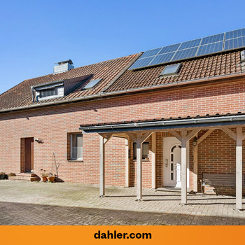 Geplegtes Ein,- Zweifamilienhaus mit Traumgarten in Rhode