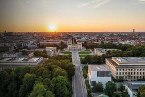 Atemberaubend modernisiertes 4-Zimmer-Altbaujuwel mit stylischem Flair und Balkon – Die vollständige Adresse der Immobilie erhältst du vom Anbieter., 80333 Augustenstraße, München – Vorschaubild 13