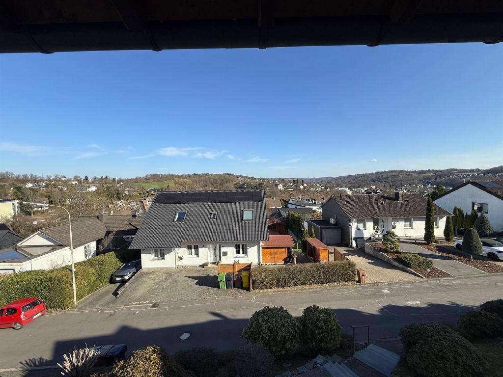 Immobilie in Wiehl - Zweifamilienhaus in zentraler Lage von Wiehl - Bild 2