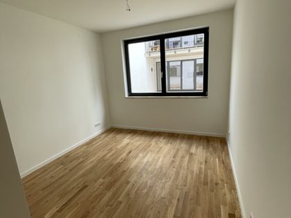 Offers Schöne 2-Raum Wohnung mit Balkon in Buckau.