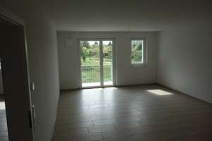 4-Zimmer-Wohnung im 1. Obergeschoss rechts