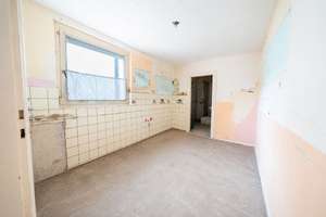 Einfamilienhaus auf Grundstück mit Entwicklungspotenzial – Abriss, Neubau oder Stellplätze möglich – Die vollständige Adresse der Immobilie erhältst du vom Anbieter., 74889 Sinsheim – Vorschaubild 4
