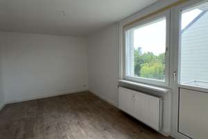 Seltene Gelegenheit in attraktiver Lage - Moderne 3-Zimmer mit TOP Einbauküche und Balkon – Fritz-Weiberg-Straße 40, 38448 Vorsfelde, Wolfsburg – Vorschaubild 12