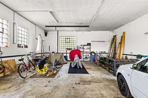 3-Parteienhaus mit XXL-Garage – inkl. Sanierungsangebot & Förderübersicht – Die vollständige Adresse der Immobilie erhältst du vom Anbieter., 93089 Aufhausen – Vorschaubild 4