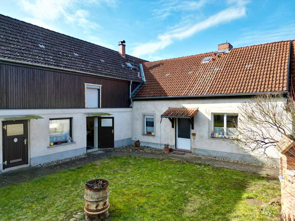 Immobilie in Nuthe-Urstromtal - Nuthe-Urstromtal: Kleiner, immer instandgehaltener Vierlseithof mit Nebengelass für alle Zwecke - Bild 1