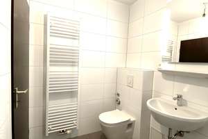 Premium-Apartment mit Bad, Küche, großem Sonnen-Balkon und TG-Stellplatz in zentraler & ruhiger Lage – Marbacher Straße 17, 40597 Benrath, Düsseldorf – Vorschaubild 19