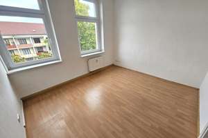 Super 2- Zimmerwohnung in Buckau inkl. Tageslichtbad mit Wanne + Abstellraum + Laminat & Fliesen – Schönebecker Str. 47, 39104 Buckau, Magdeburg – Vorschaubild 3