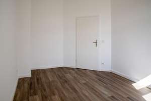 Helle sanierte 2-Zimmer-Altbauwohnung mit Einbauküche im Reiherstiegviertel – Veringstraße 10, 21107 Wilhelmsburg, Hamburg – Vorschaubild 5