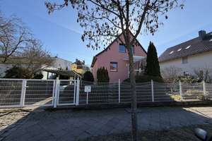 Gepflegtes Einfamilienhaus mit Wintergarten, idyllischem Garten und Garage – bezugsfrei ab 06/2026 – Die vollständige Adresse der Immobilie erhältst du vom Anbieter., 12621 Kaulsdorf, Berlin – Vorschaubild 38