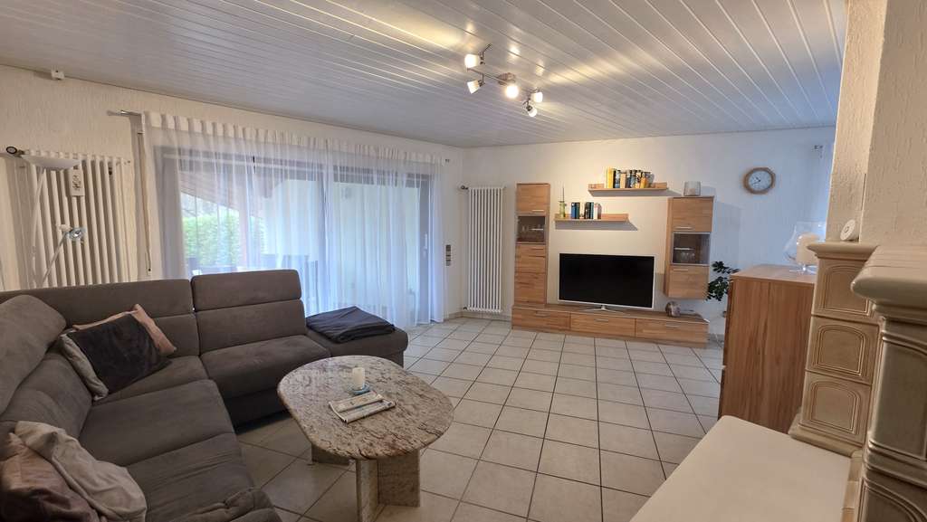 Immobilie in Efringen-Kirchen - Modernes Einfamilienhaus mit Garten, Terrassen und Garage in schöner Lage von Efringen-Kirchen - Bild 3