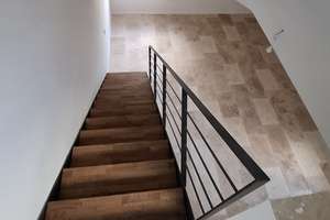 3 Zimmer mit Galerie- Maisonnette mit Aufzug, EBK, Fussbodenh. Naturstein, 2 Bäder! – Stieglitzring 1D, 38642 Goslar – Vorschaubild 10