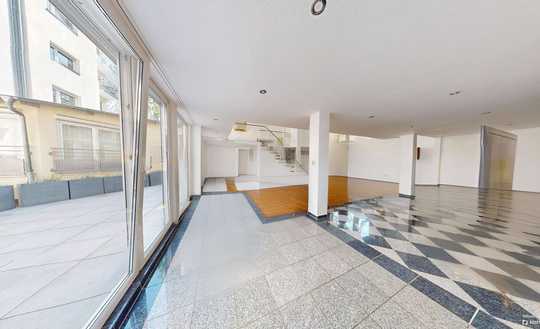 BIETERVERFAHREN* BEZUGSFREIE, renovierte 4 ZKB mit Terrasse nähe Wasserturm | inkl Stellplatz